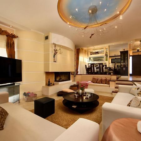 Villa Magic Perla Guviá Kültér fotó